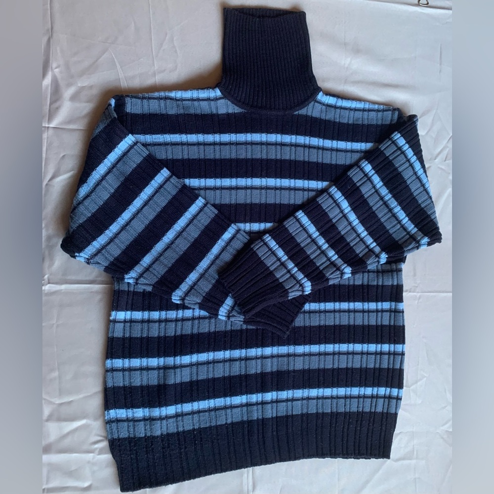 Men's turtleneck sweater by Fusion America size/L